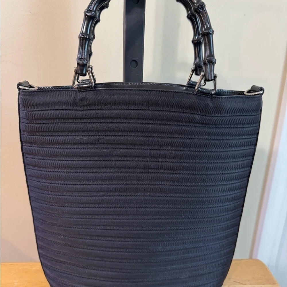 Gucci Elegant Black Tote Bag